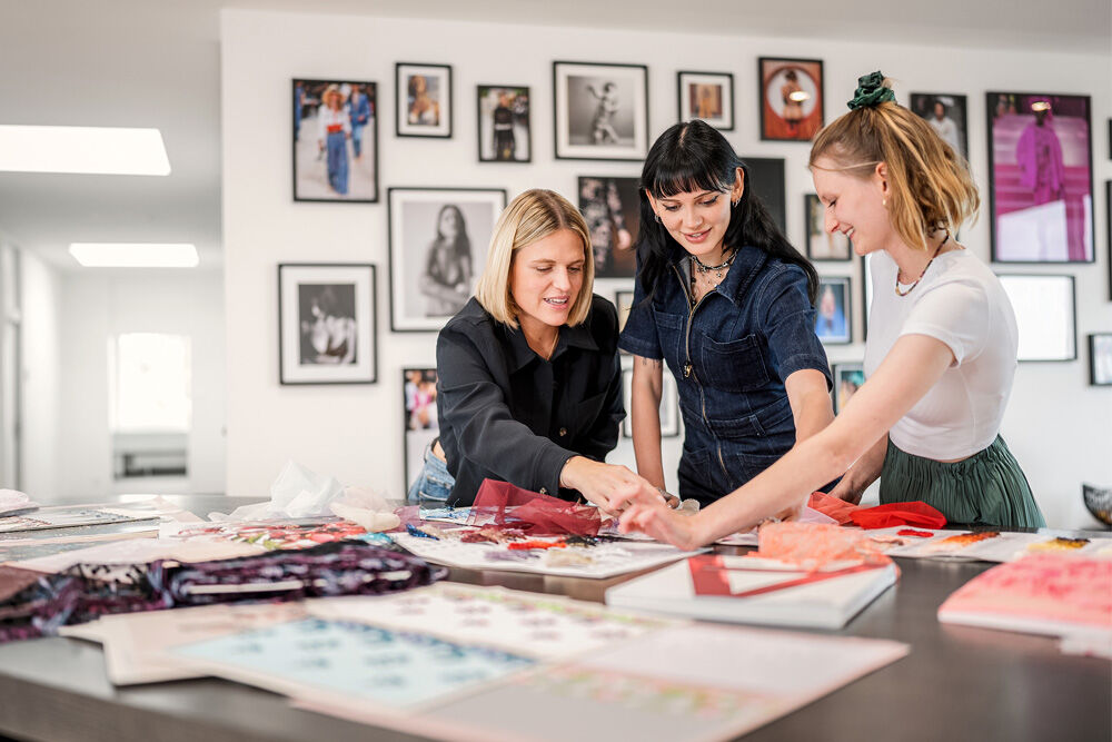 Lingerie-Designteam bei der Arbeit